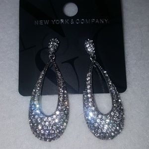 New york & company, EARINGS, 2 pairs